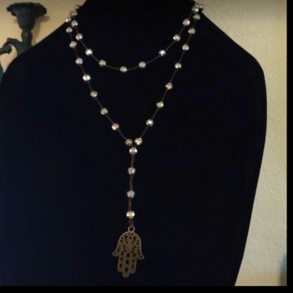 🌹Long metallic beaded hamsa necklace